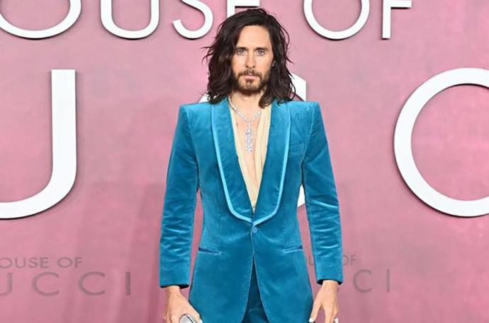 Jared Leto da una lección de estilo en moda masculina durante el preestreno de 'House of Gucci' Jared Leto da una lección de estilo en moda masculina durante el preestreno de 'House of Gucci'