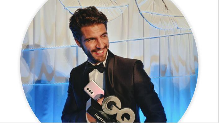 Maxi Iglesias gana el Premio Samsung en la 20ª edición de la Gala GQ HOMBRES DEL AÑO