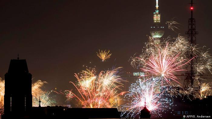 Happy New Year: UK welcomes in 2022 with a bang despite Covid restrictions
