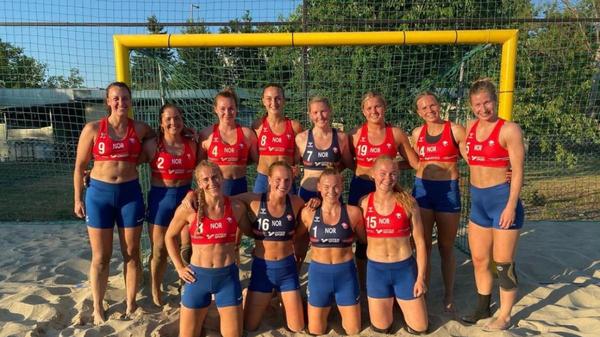 La selección femenina de balonmano de Noruega fue multada por no jugar en bikini 