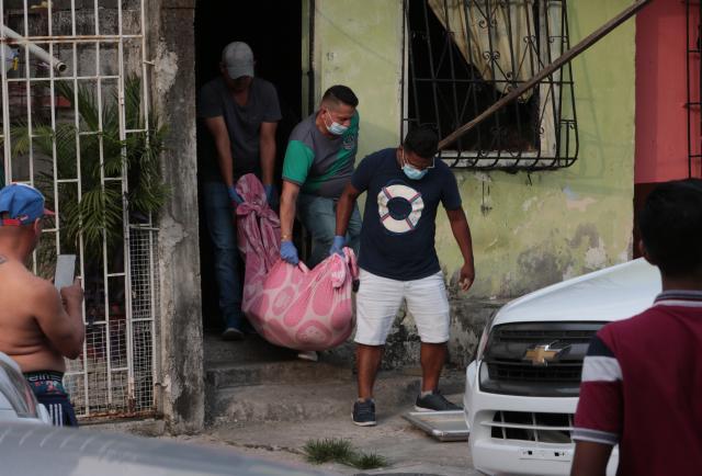En el sur de Guayaquil mujer fue hallada estrangulada y en ropa interior 