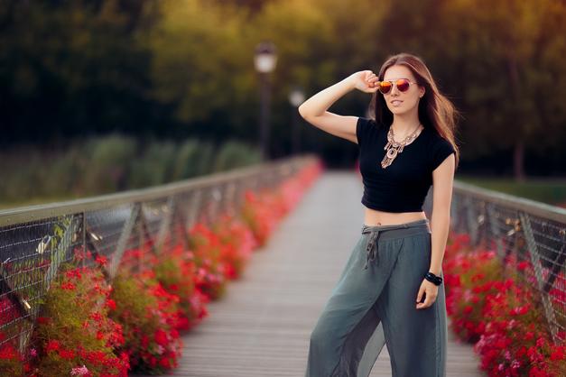 24 ideas de cómo llevar un crop top si no quieres lucir demasiado el abdomen