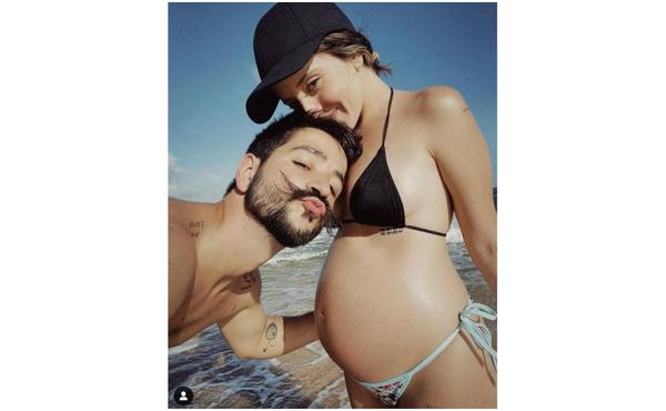 Eva Luna cautiva con foto de embarazo en bikini
