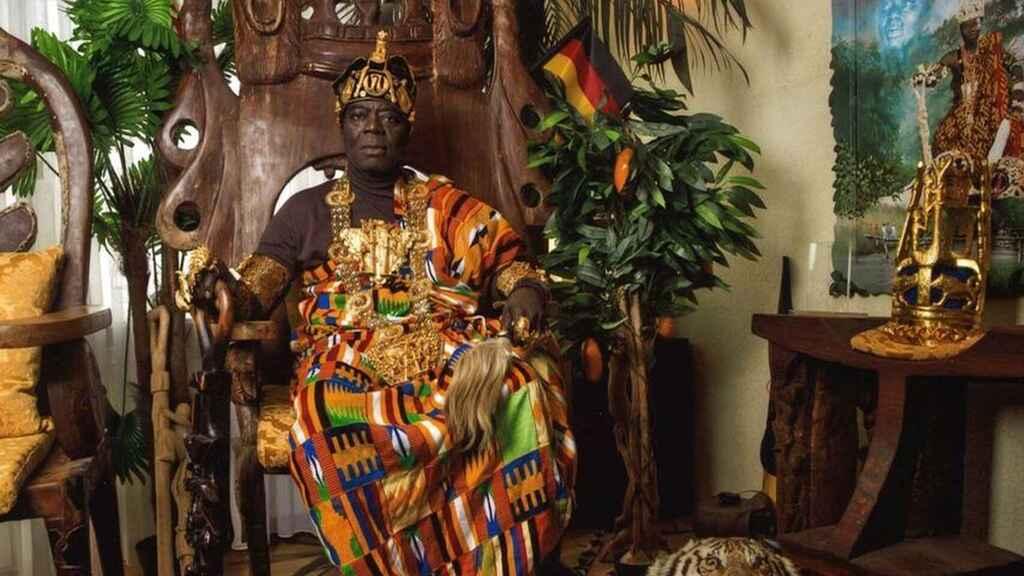 El 'Puigdemont negro' que gobierna en Ghana desde Alemania: 