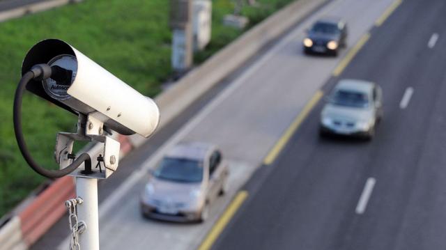 Des caméras au bord des routes pour la vidéo surveillance et la verbalisation 
