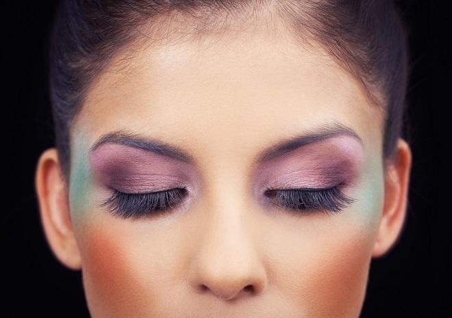 The benefits for your look when you use eye shadow