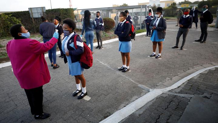 Sudáfrica anuncia nuevo cierre de escuelas tras aumento de casos de coronavirus 