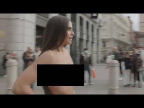 Cristina Pedroche vuelve a pasear desnuda por el centro de Madrid: "¿Otra vez desnudarte para llamar la atención?"