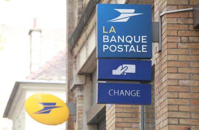 La Banque Postale propose à ses clients de gérer en ligne toutes les options de leur carte bancaire 