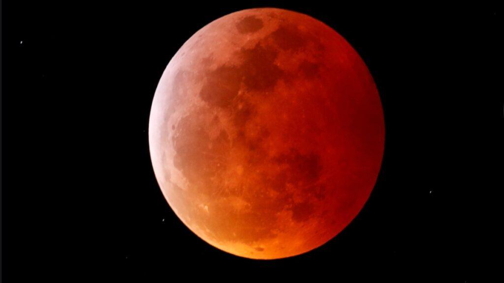 This is the best time to see the lunar eclipse of November 2021 from Spain