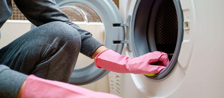 La fórmula para limpiar la lavadora y evitar averías y olores 