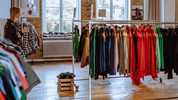 Vinokilo arrives in Jerez: Buying vintage clothing by weight