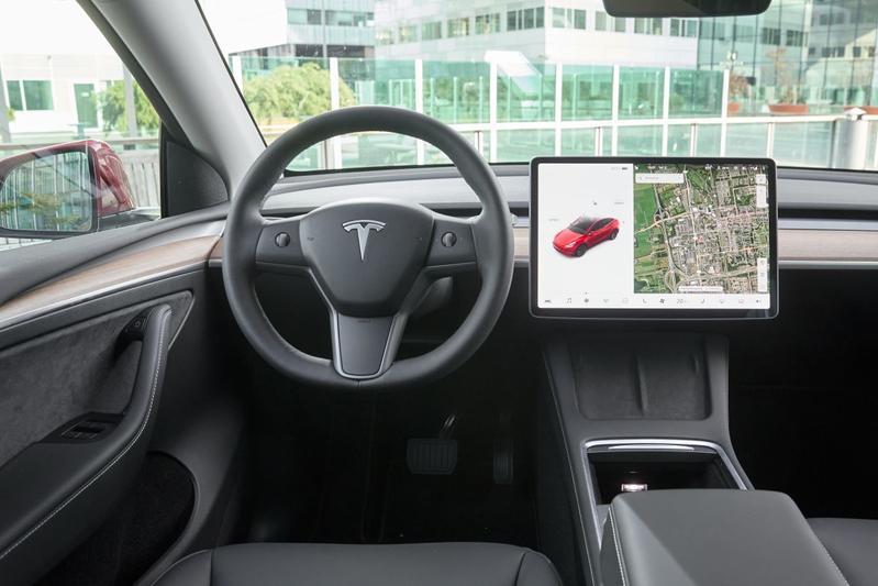 Tesla ‘Holiday Update’: dodehoekcamera, nieuwe interface en meer 