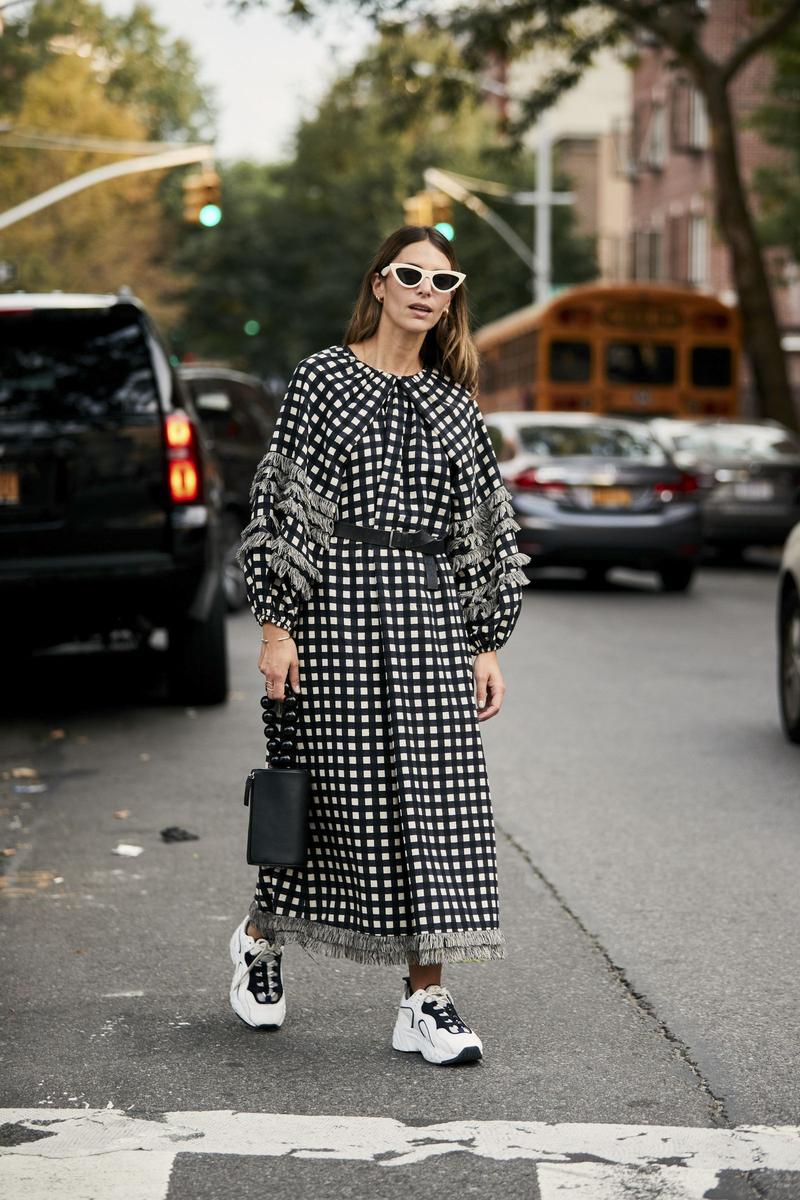 The styling tricks we've learned from the best dressed of the 'street style'