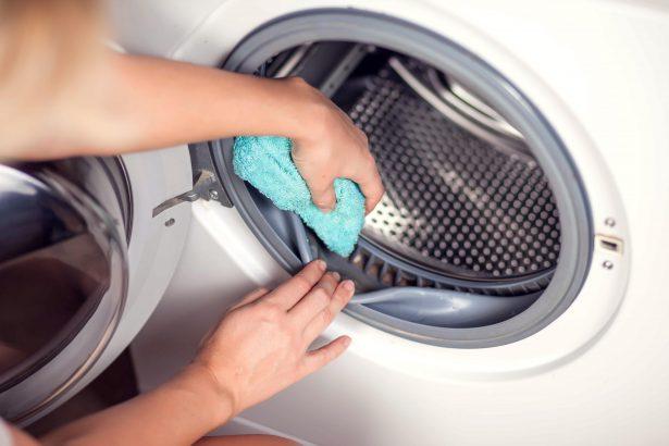 Bad smells: here is how to eliminate the smells encrusted in our washing machine