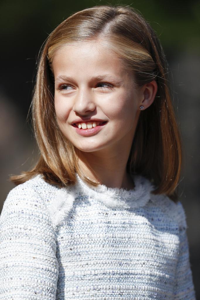 La princesa Leonor se inspira en la reina Letizia y copia el mismo look que llevó hace 11 años 