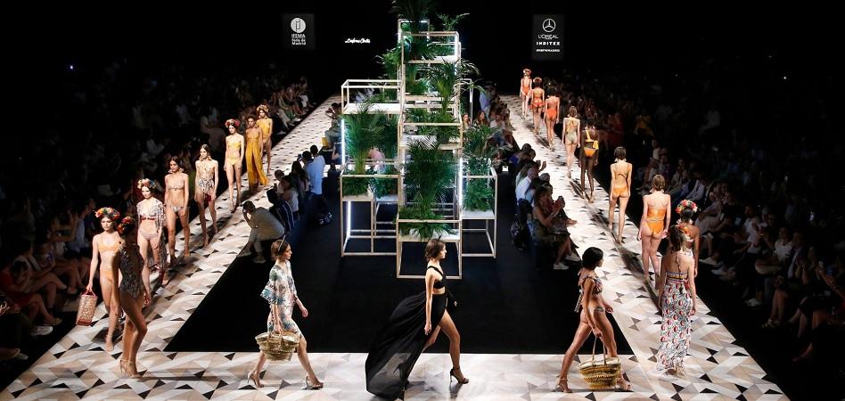 Fashion Week returns to New York with an audience