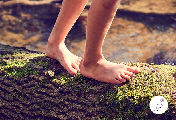 Beneficios de andar descalzo Cómo combatir el sudor en verano Alimentos para mantener los huesos fuertes Trucos para cuidar el pelo a partir de los 50