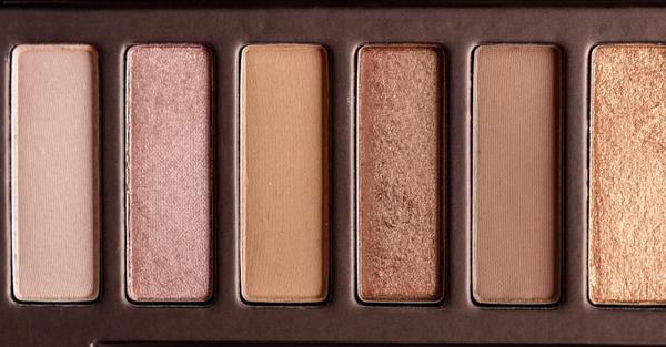 Las pieles morenas se ven increíbles con estos 5 colores de sombras para ojos