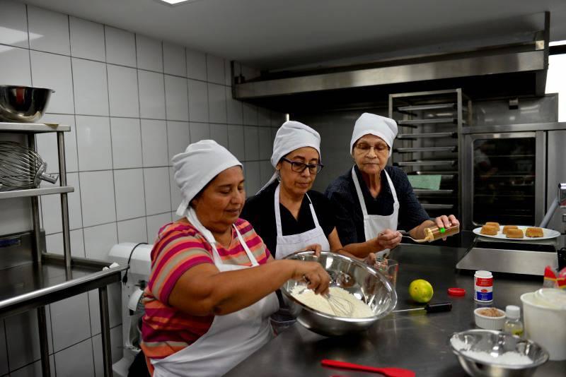 Casi la mitad de los emprendimientos nacientes y nuevos son liderados por mujeres en Ecuador 