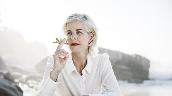 Rutinas y cuidados básicos de la piel para prevenir el envejecimiento 