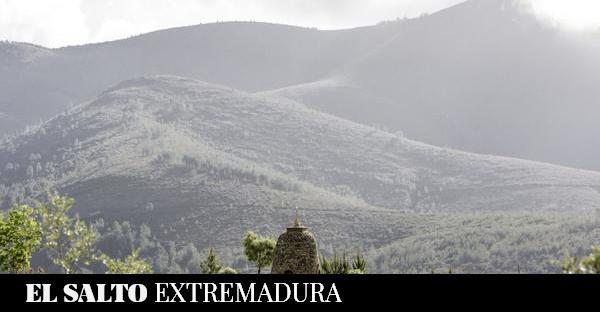 Opinión
El parque temático del budismo en Cáceres y la defensa de la biodiversidad en los secarrales