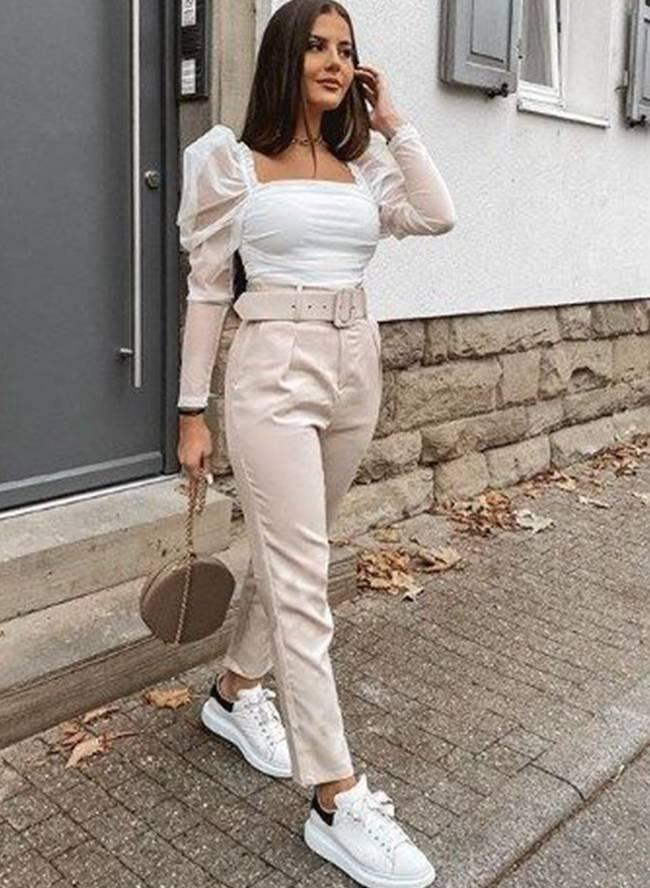 Outfits de mujer que lucen elegantes y modernos con tenis