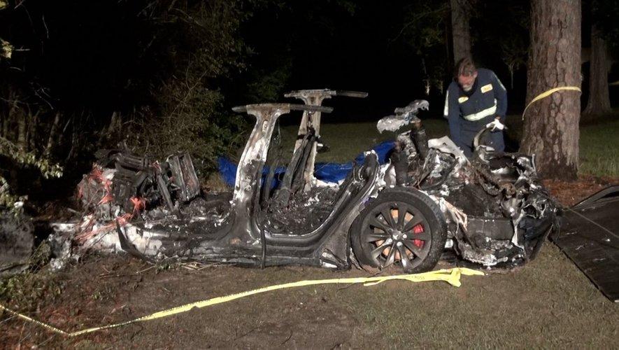 United States.Two dead in the accident of a Tesla who was rolling at high speed