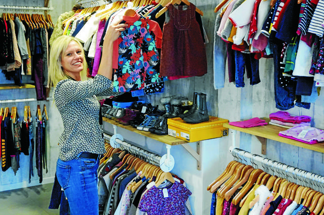 En Mayenne : d'abord contrainte à la fermeture, cette commerçante peut finalement ouvrir son magasin