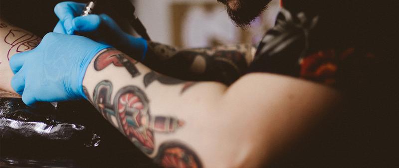 Exfoliating in tattoos, areas of the skin that darkened, urinating after sex and why allergies can appear over time.The office 160º arrives in damn science