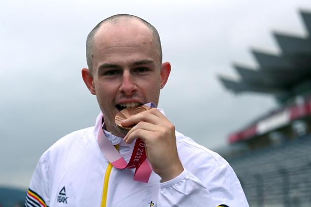 Hammenaar Tim Celen verovert brons in de tijdrit op Paralympische Spelen: “Ongelooflijk” | Het Belang van Limburg 