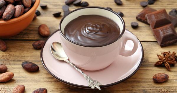 How to prepare the ultimate hot chocolate? Top Tips You Need to Know + Decadent Recipes