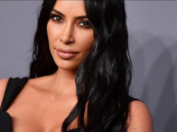 Kim Kardashian change le nom de sa marque "Kimono" après les critiques