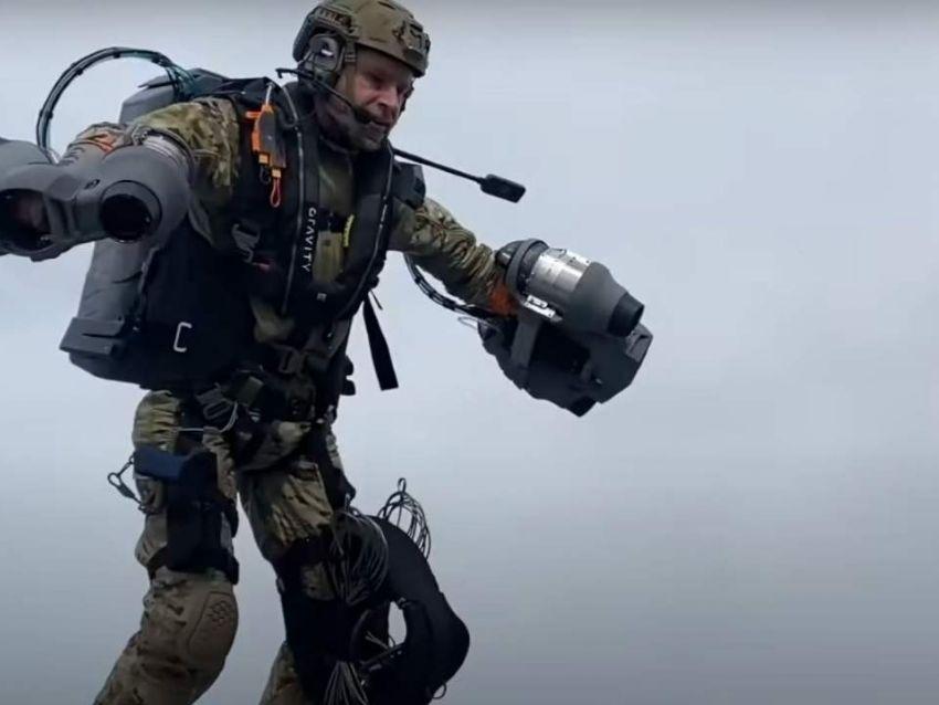 Como Ironman, los marines británicos tienen un jetpack para volar