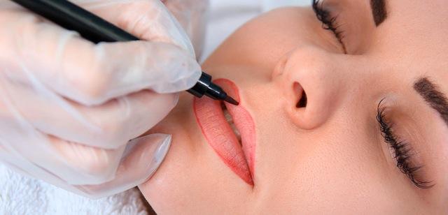 Advantages and Disadvantages of Permanent Makeup 