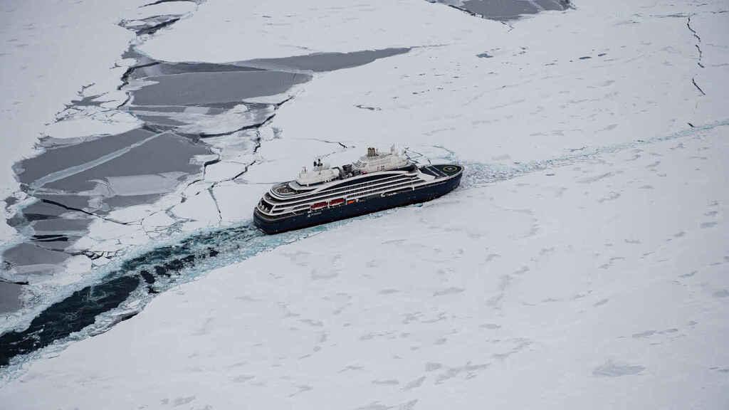  Portfolio TRAVEL |  The First Electric Antarctic Cruise Through 15 Meters of Ice
