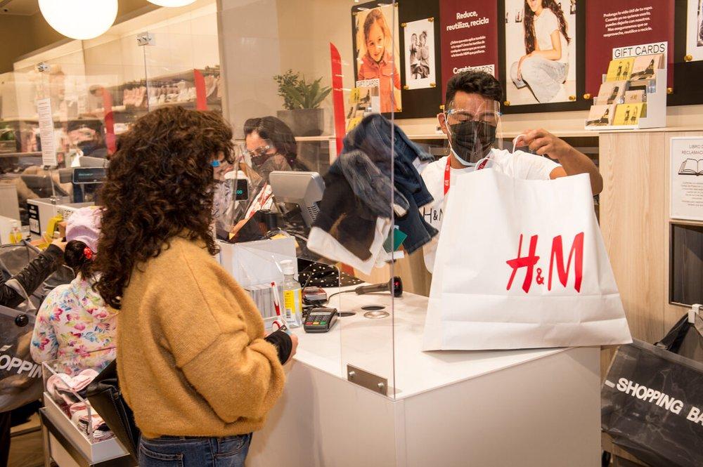 ¿Cuánto gana un trabajador de Zara, H&M y Mango? 