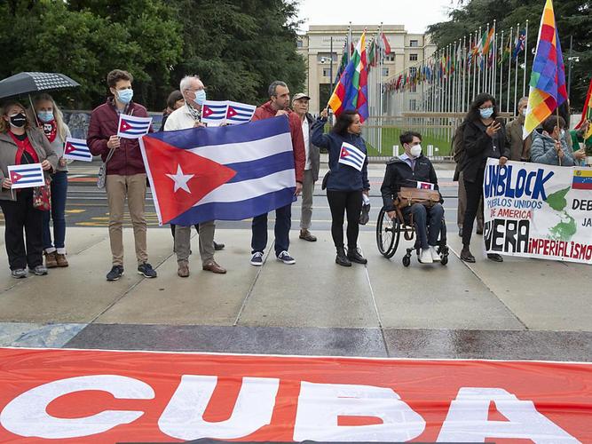 Protestations antirégime à Cuba - A Genève, des manifestants soutiennent le régime cubain 