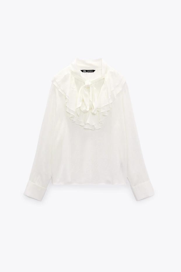 Do you know the Ofelia shirt?No white shirt had been so elegant and such a trend