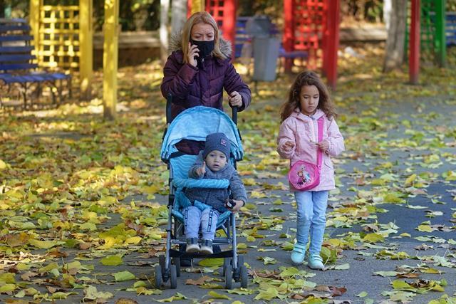 Al parque infantil aunque haga frío | Mujer y MADRE hoy 