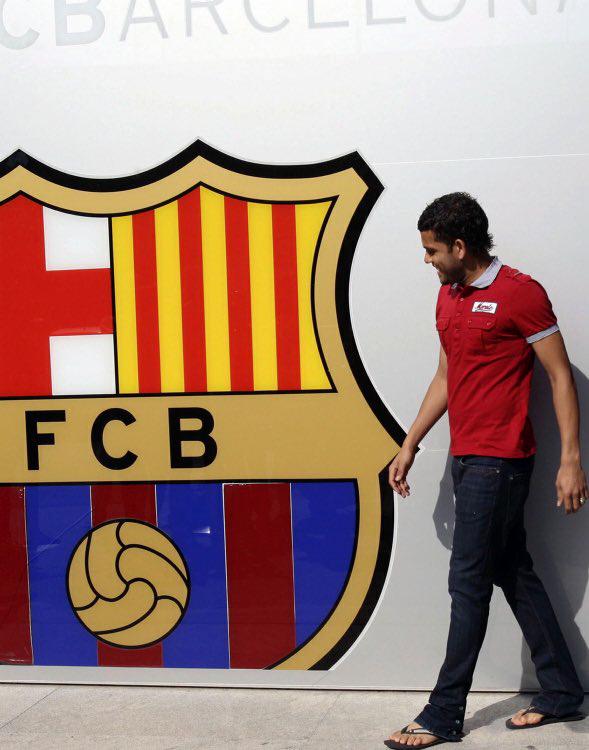 Alocada presentación de Dani Alves en Barcelona: por qué llegó en “chanclas” al Camp Nou 
