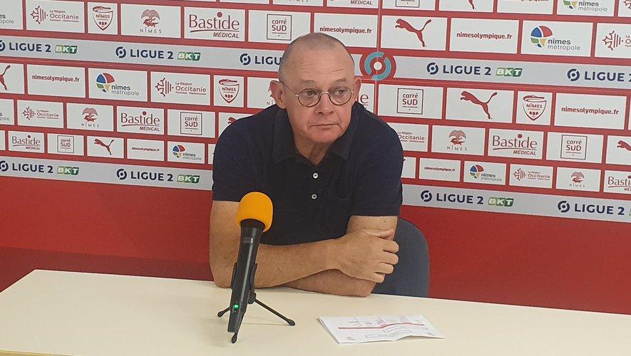 Football : "Je ne suis pas spécialement content que Zinou soit resté", note Plancque avant Grenoble-Nîmes