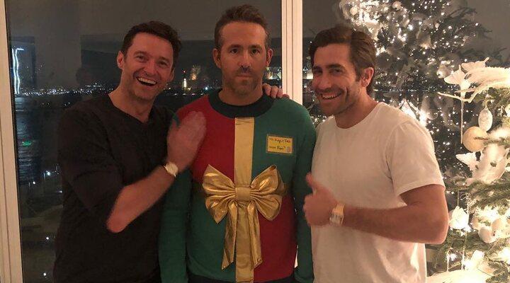 Ryan Reynolds y su jersey navideño recaudan 850.000 dólares 