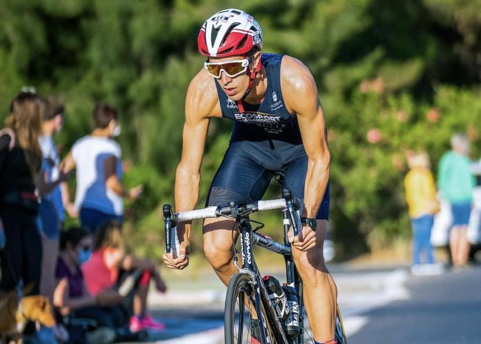 Diego Méntrida, el triatleta ejemplar que emocionó a Will Smith, se pasa al ciclismo