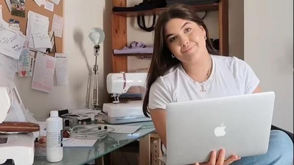 This 19-year-old girl started embroidering for boredom and today she is a millionaire 