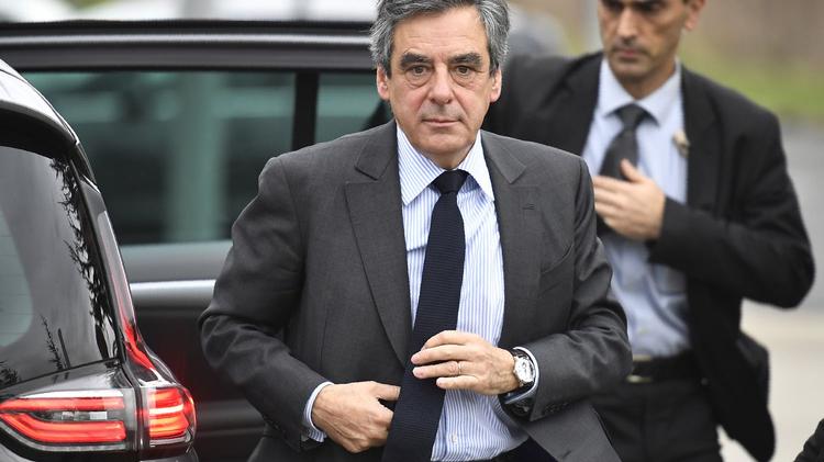 Three questions to understand the luxury costume affair offered to François Fillon