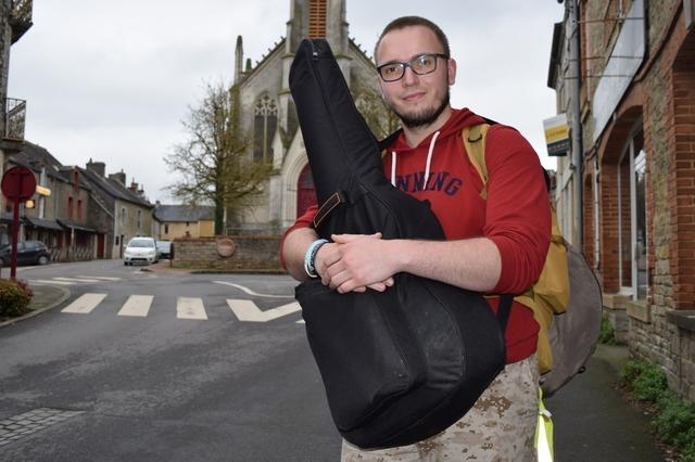 Loire-Atlantique : à 18 ans, il entame un tour de France à pied pour parler du harcèlement scolaire