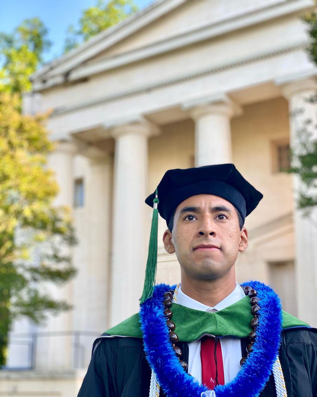 Erick, el hijo de campesinos mexicanos que se graduó de Harvard con honores 