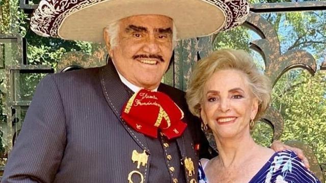  Vicente Fernández had four children.  Know what they do