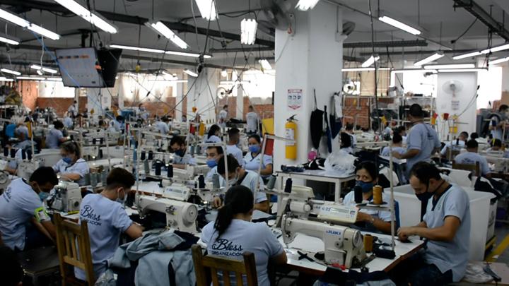 Greater exports, the challenge of the clothing sector